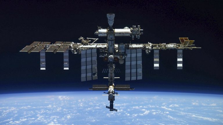 NASA ve SpaceX kullanımdan kaldırılan ISS’yi Dünya’ya nasıl geri getirecek?
