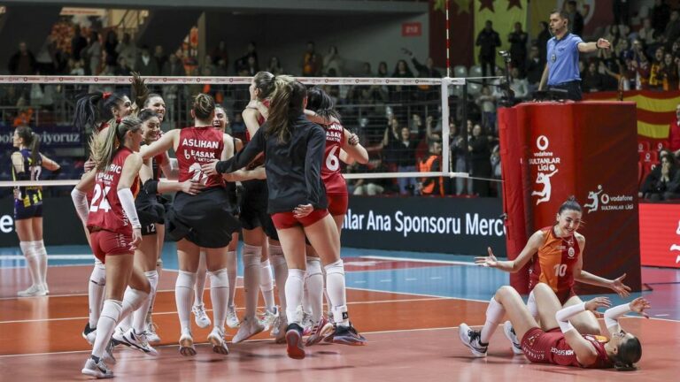 Galatasaray, Fenerbahce dizinin komutasını aldı