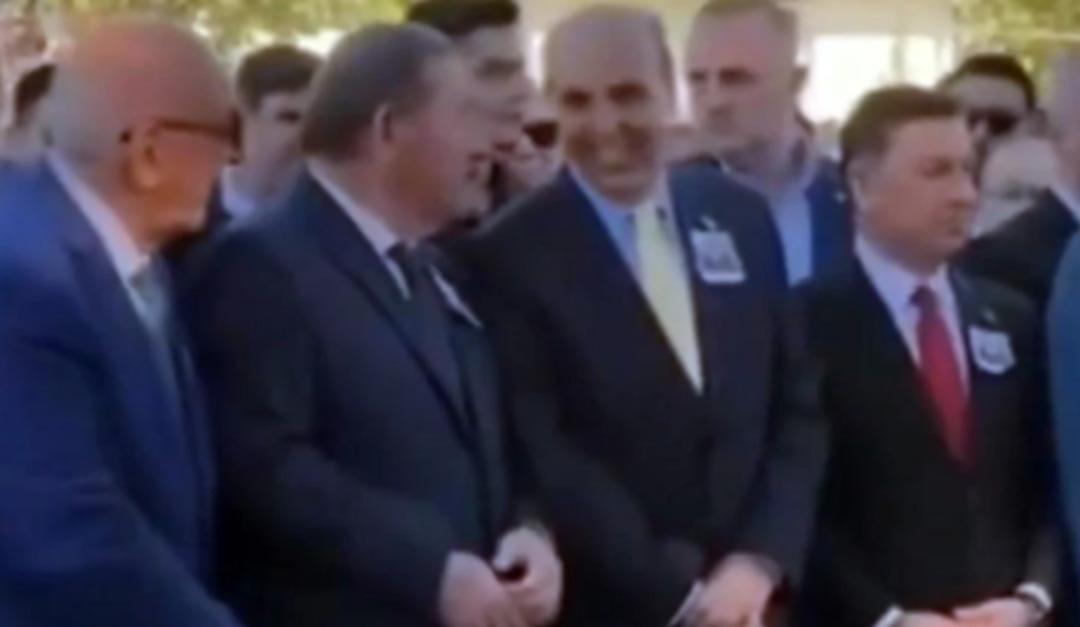 Şehidin cenazesinde gülümseyen AK Partili Aydın Ayaydın ve CHP'li Fevzi Topuz tepkilere yol açtı! Oğlu 2'den skandal sonrası paylaşım