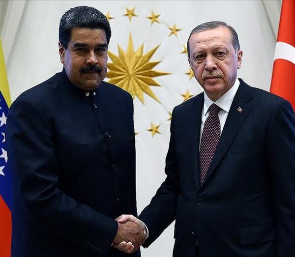 Cumhurbaşkanı Erdoğan, Maduro ile bir araya geldi